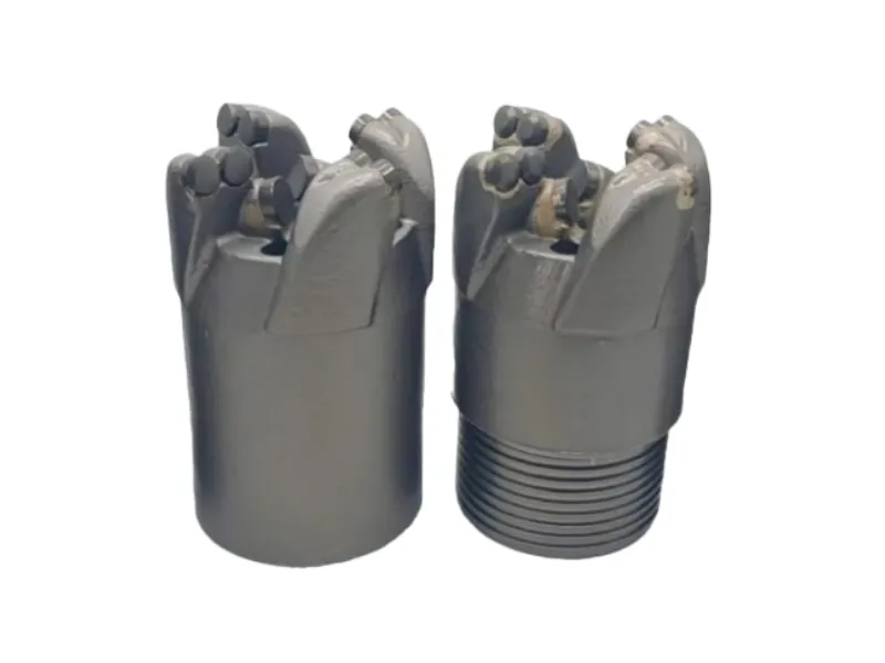 M&egrave;che sans noyau en spirale &agrave; quatre ailes