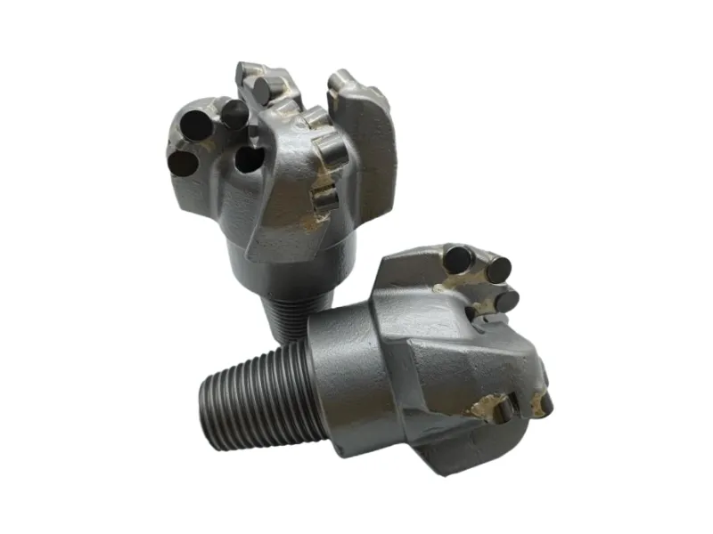 Embout PDC &agrave; arc &agrave; quatre ailes