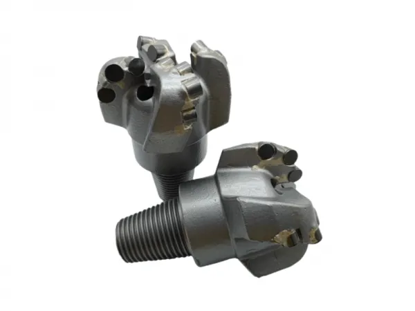 Embout PDC à quatre ailes